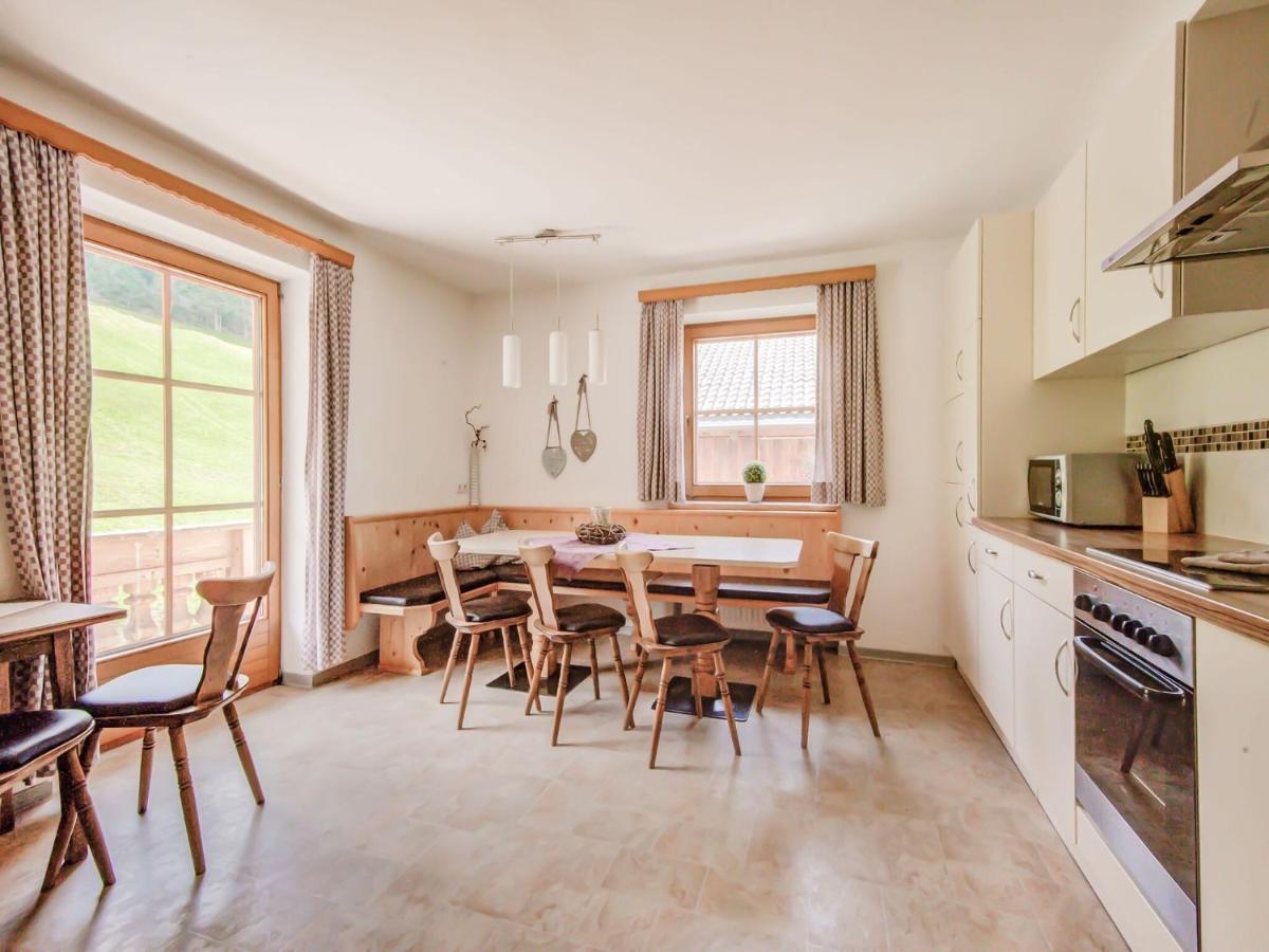 Attractive Apartment In Hainzenberg With Ski Room 外观 照片